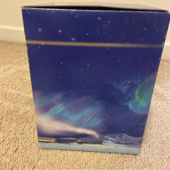 2004 Hallmark Keepsake  The Polar Express Water Snow Globe NIB - Picture 3 of 7